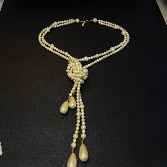 Vintage 80s Liz Claiborne signed faux pearl necklace - Picture 2 of 4